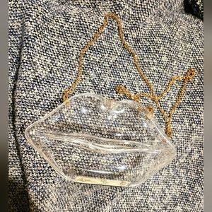 Clear Lips Purse